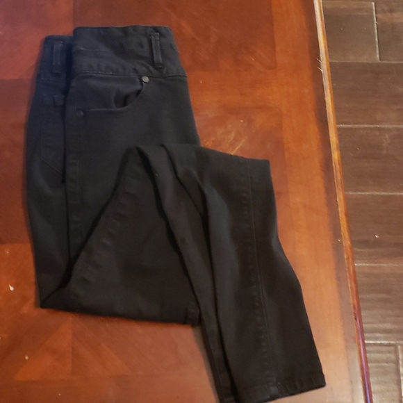 refuge Denim - Black Mid-Rise Skinny Jeans